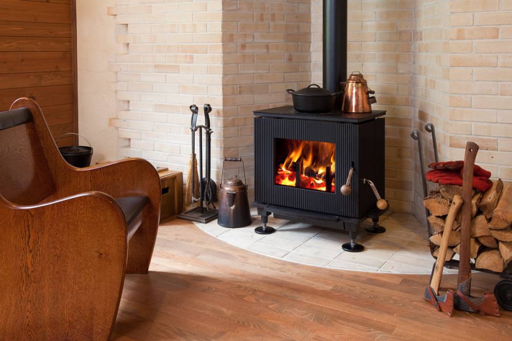 fondis-agni-hutte-c-poele-bois-fonte-inspiration-japonaise-david-deviot